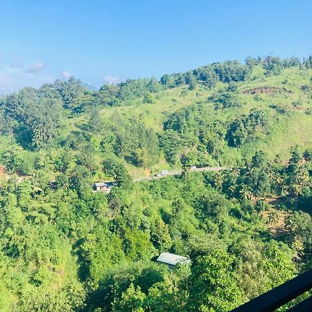 Riverbank Resort غامبولا المظهر الخارجي الصورة