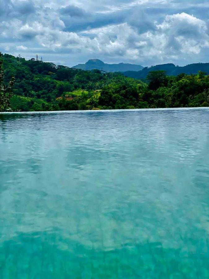 Riverbank Resort غامبولا المظهر الخارجي الصورة