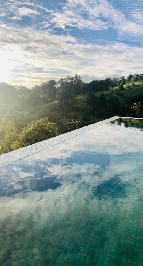 Riverbank Resort غامبولا المظهر الخارجي الصورة