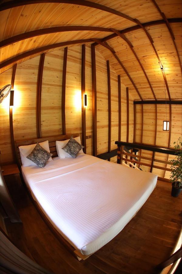Riverbank Resort غامبولا المظهر الخارجي الصورة
