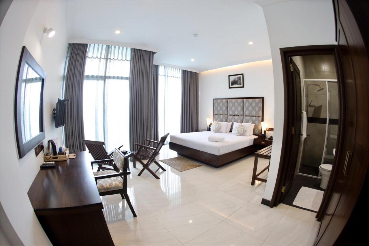 Riverbank Resort غامبولا المظهر الخارجي الصورة