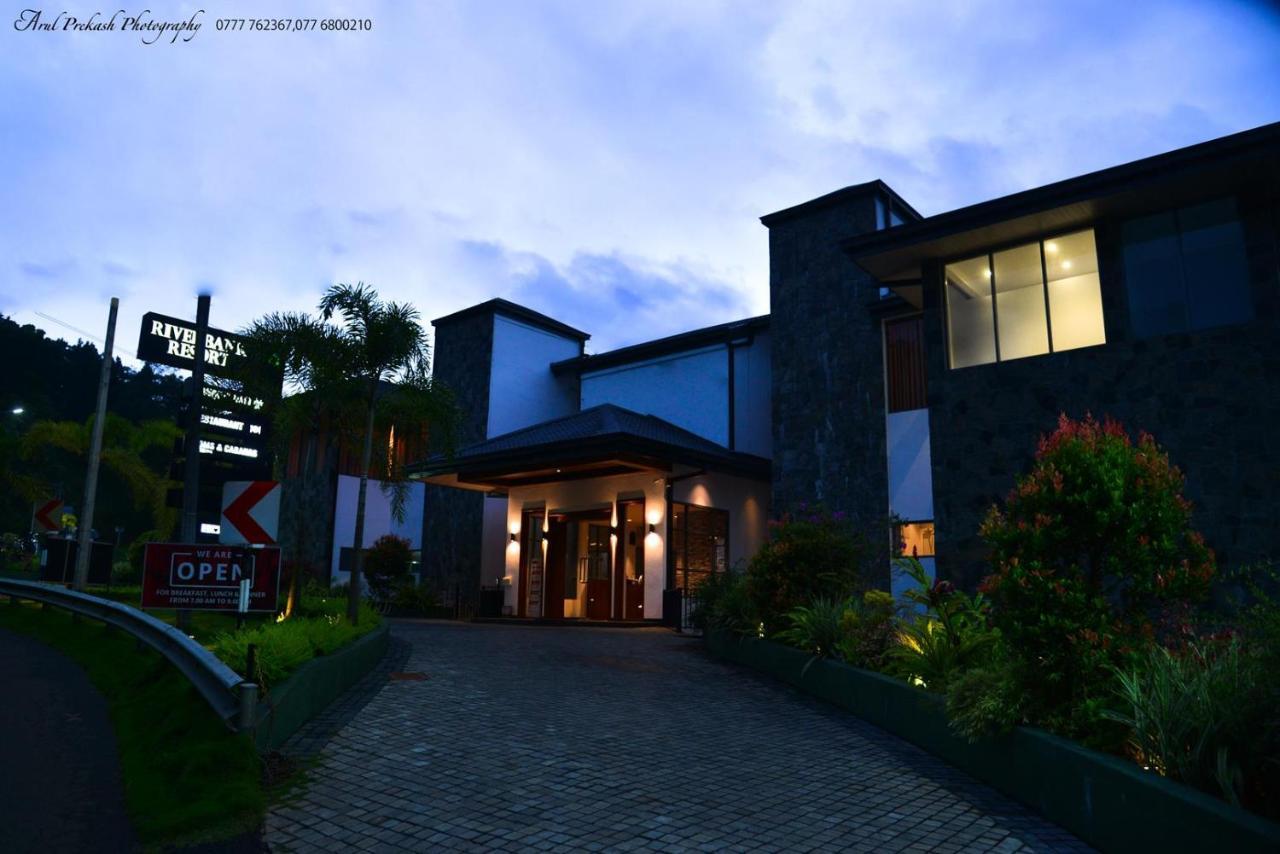 Riverbank Resort غامبولا المظهر الخارجي الصورة