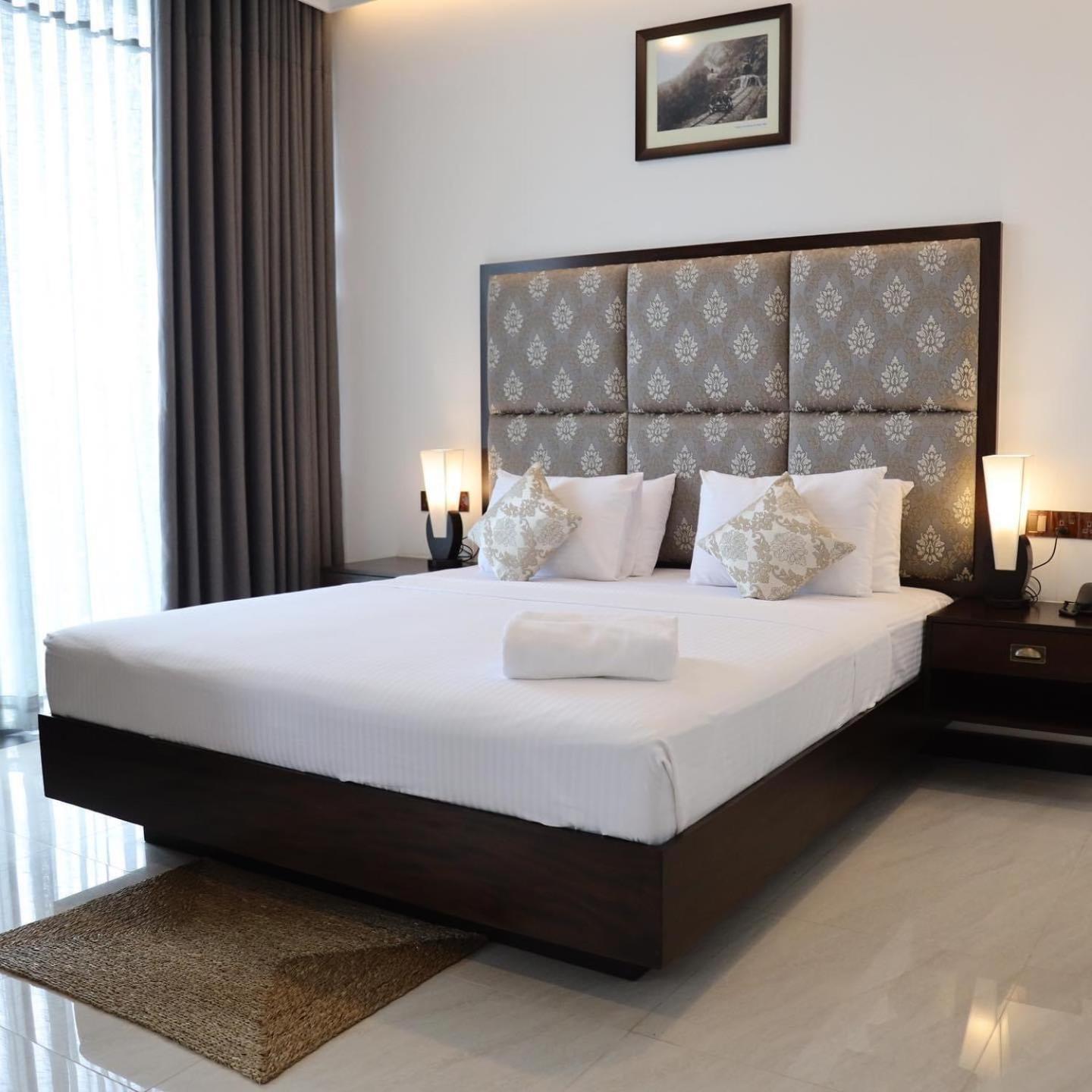 Riverbank Resort غامبولا المظهر الخارجي الصورة